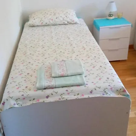 빌라 Charming 3-bed Tanya In Zaton