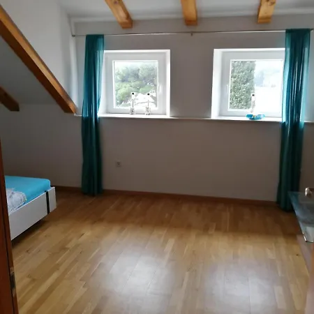 Charming 3-bed Tanya In Zaton 빌라 자톤